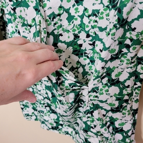 Talbots | Green Floral Crossover Front Shirt Size 4 - Picture 3 of 5
